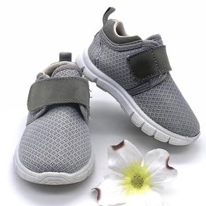 VGUC Little Star Gray Contrast Band Sneakers, 4